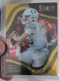 2022 Panini Select Draft Picks Justin Herbert Gold Prizm #135 Front
