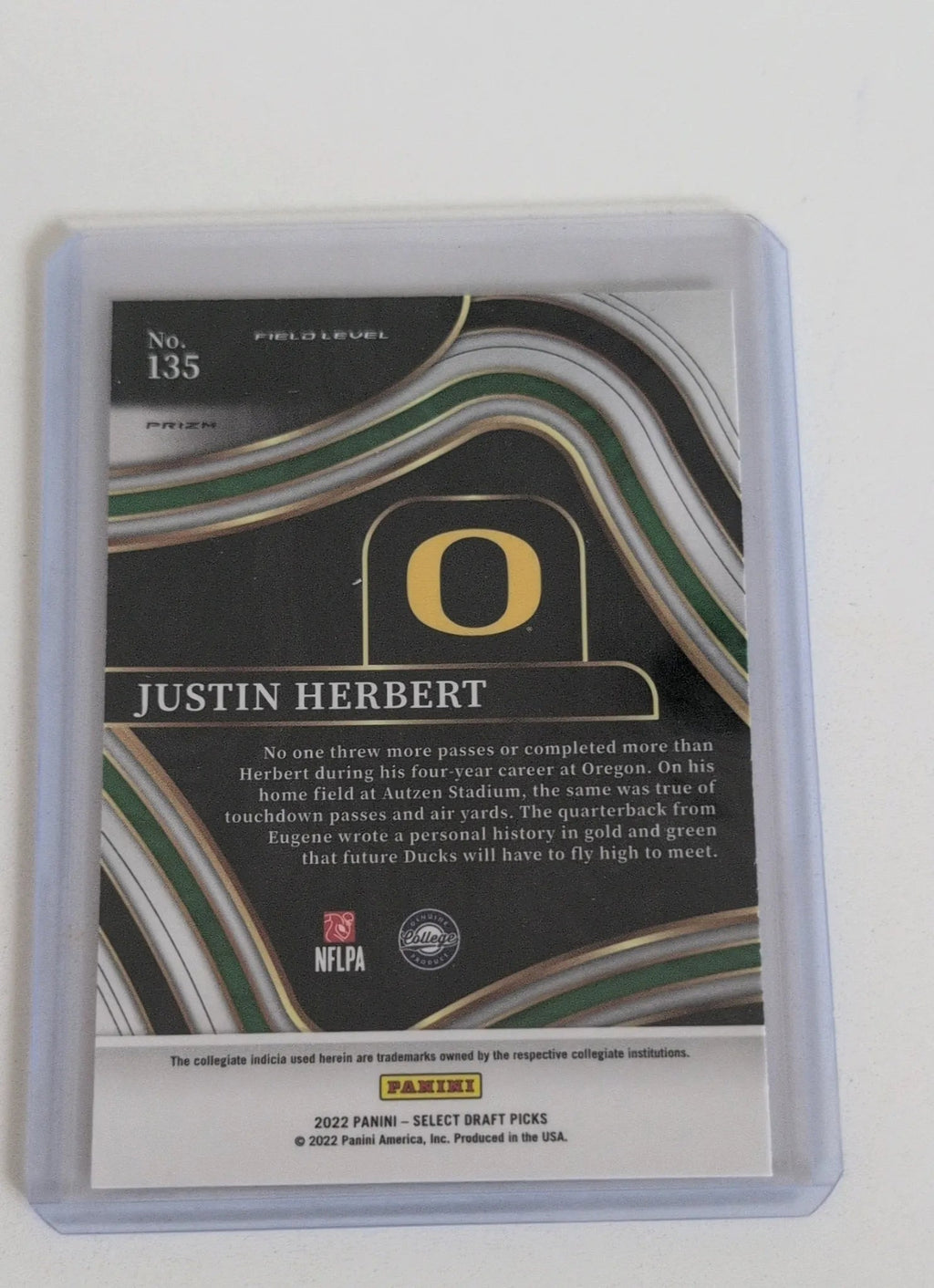 2022 Panini Select Draft Picks Justin Herbert Gold Prizm #135 Back