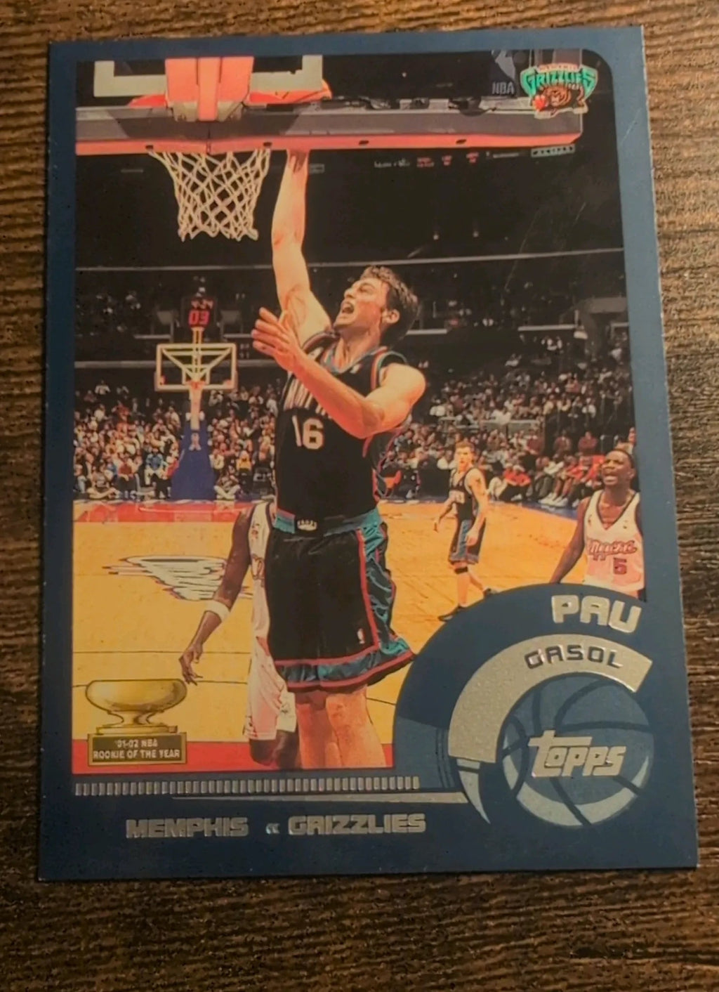 2002-03 Topps Pau Gasol Rookie of the Year #2 Front