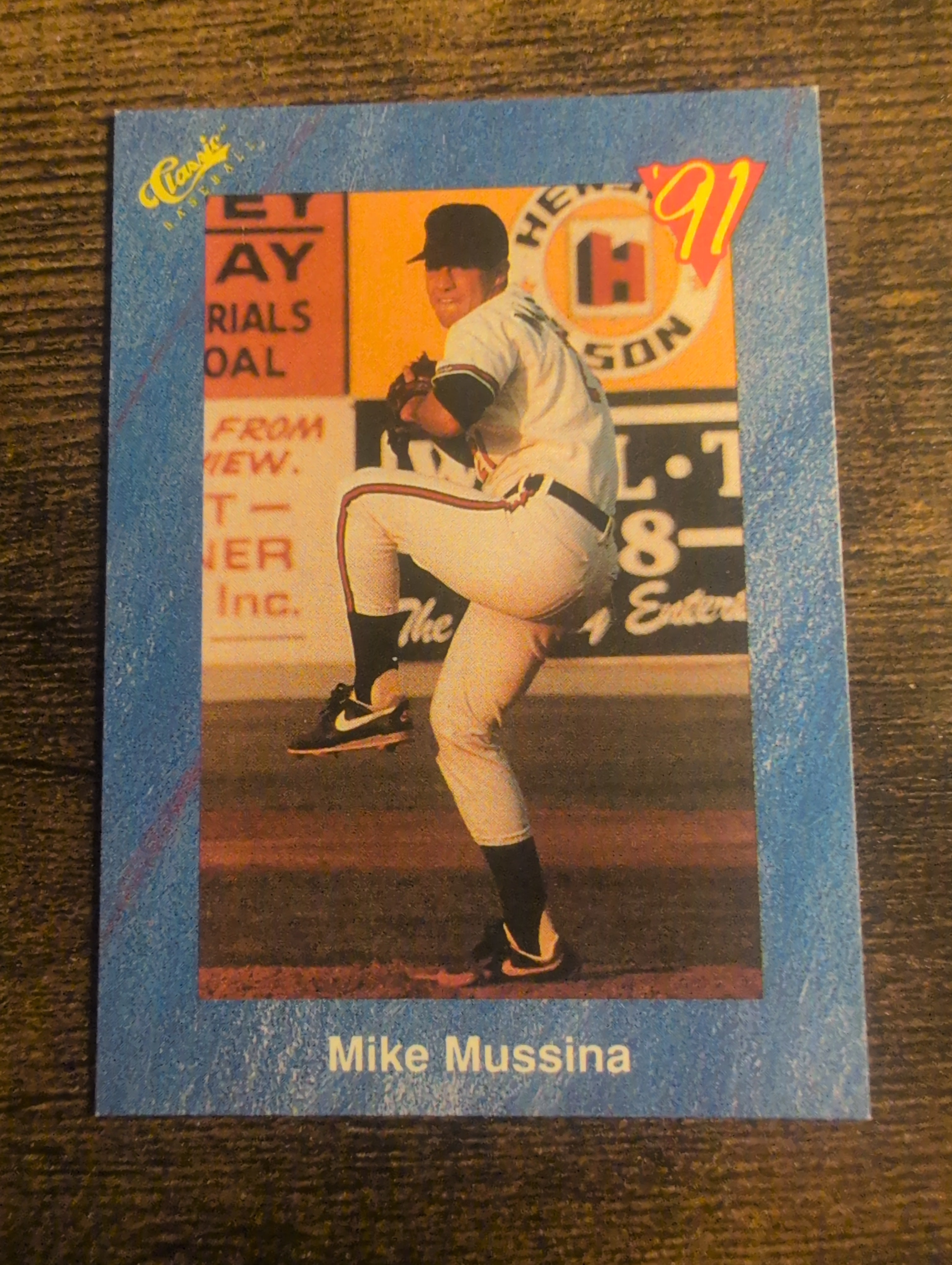 1991 Classic Travel Update Mike Mussina #T17 Front