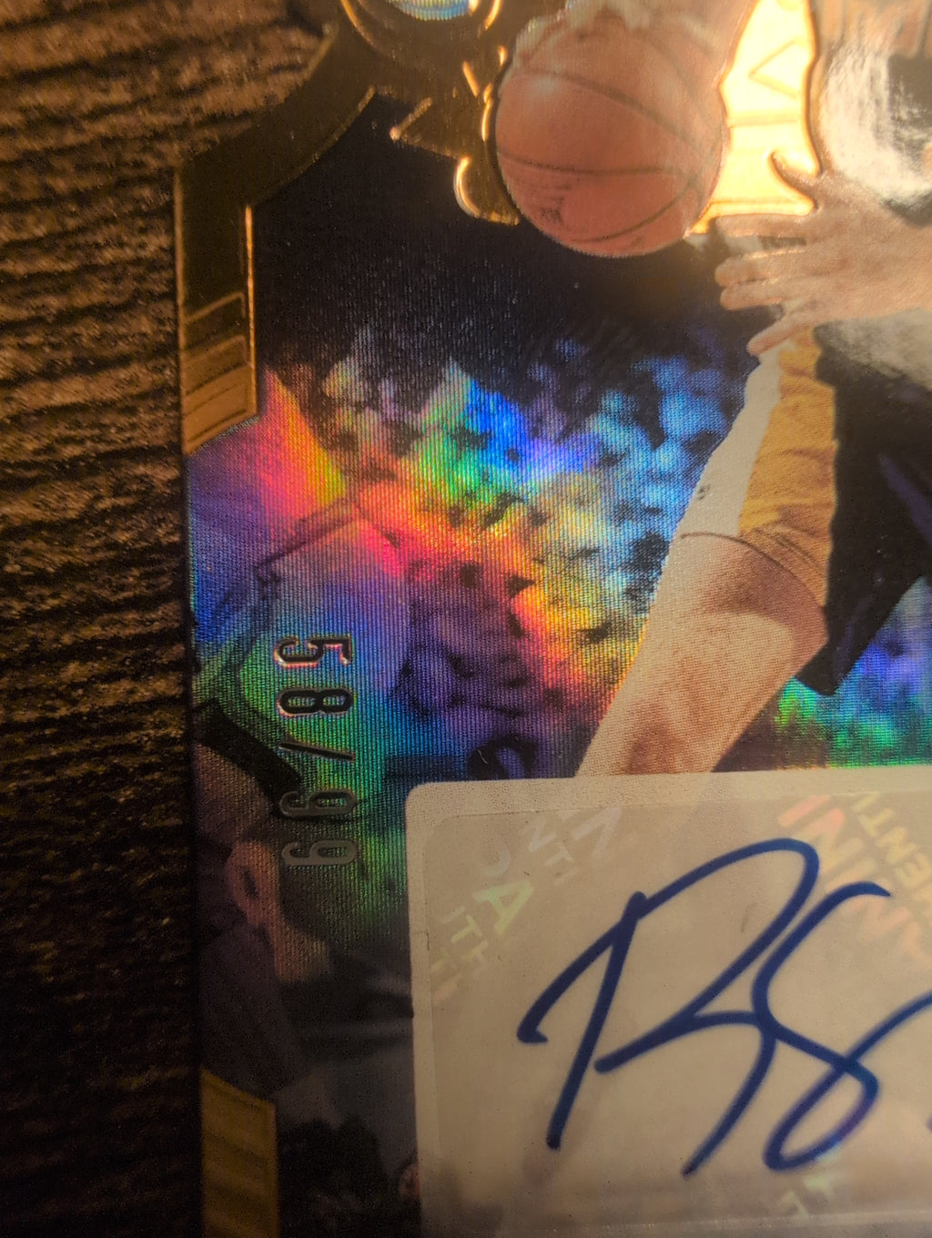 Close-up of Rik Smits autograph card serial number 58/99
